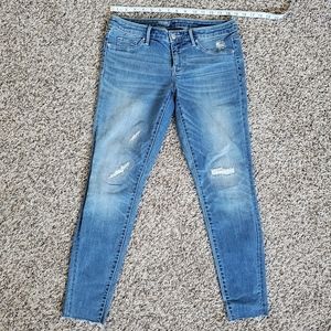 Short Blue Ripped Skinny Jegging Jeans